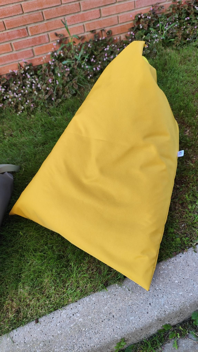 Puff de praia ou piscina Amarelo torrado