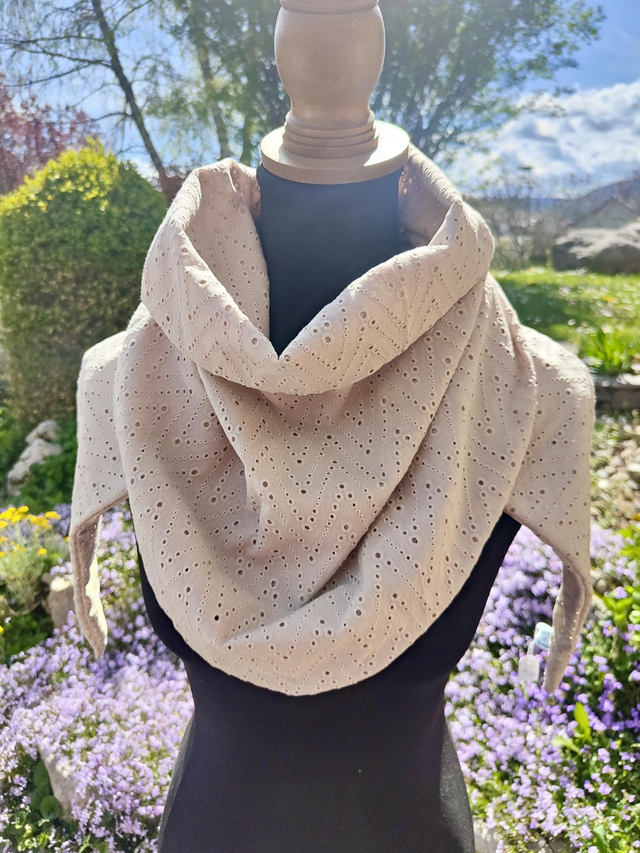 Chèche broderie beige