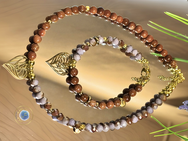 Handgemaakte Ketting & Armband Set met Goudzand Natuursteen en Hartbedel – Goudkleurig | MJ Creations
