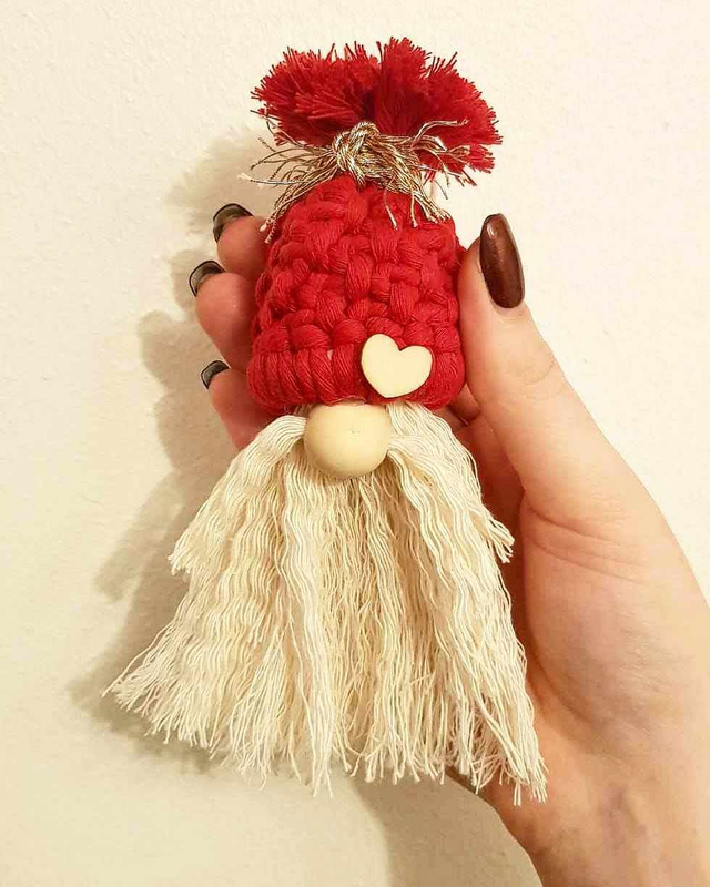 Bonnet Père Noël en Macramé &quot;Magie de Noël&quot;