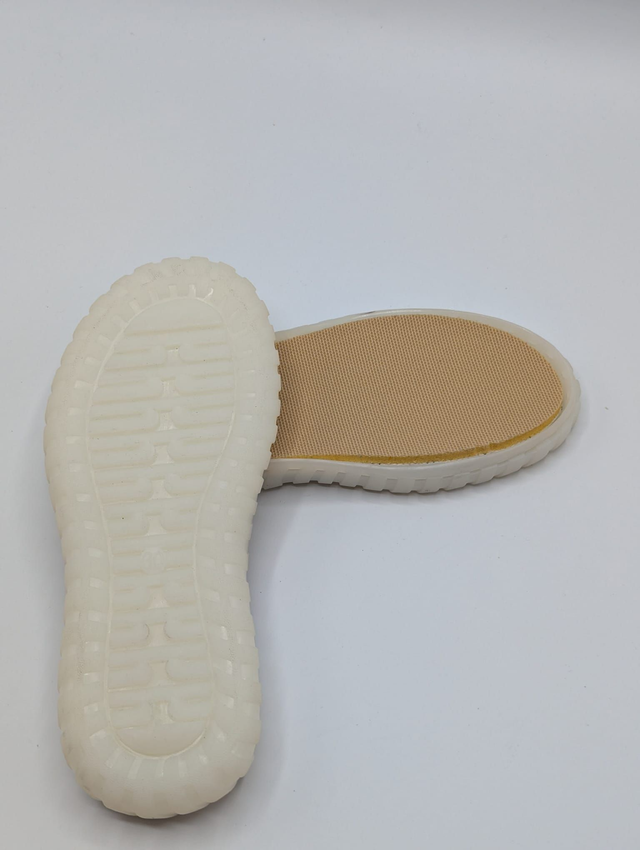 Semelles pour chaussures enfant – Prêtes à crocheter