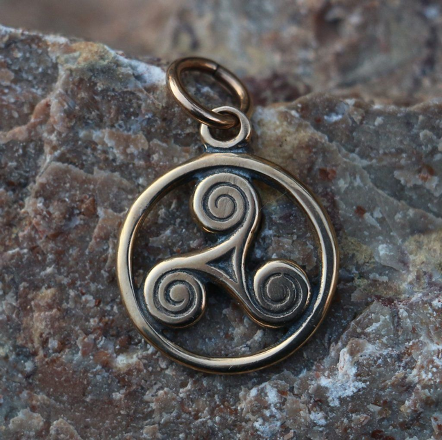 Pendentif Triskèle Bronze 