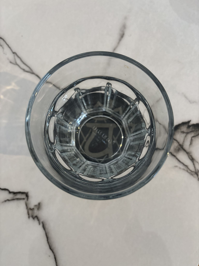 Chakra du Cœur – Anahata gravé sur un dessous de verre en ardoise de 10 cm de diamètre