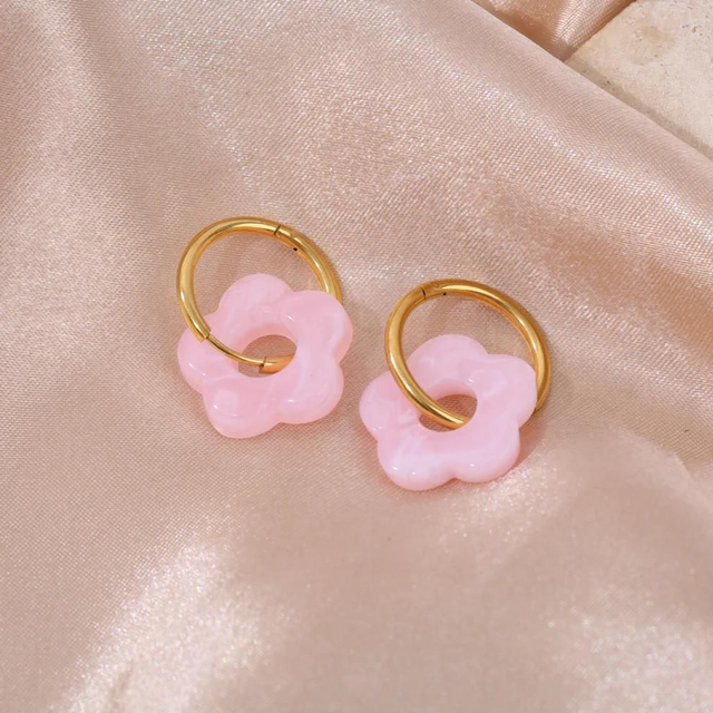 Boucles d'oreilles Créoles Fleur Résine Rose Claire