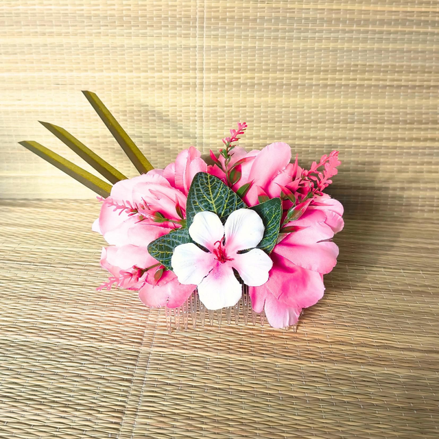 Peigne fleuri pour cheveux - PE004