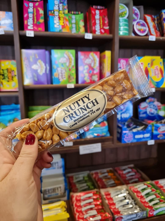 Nutty Crunch Bar ( Peanut Brittle ) 