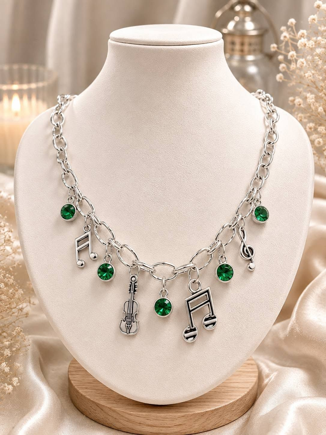 Collier breloques argenté