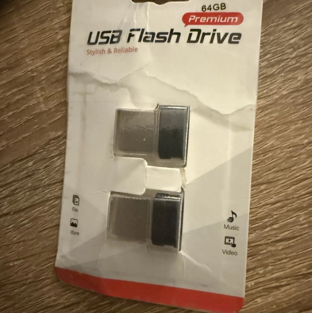 2 x 64gb Usb Flash Drives