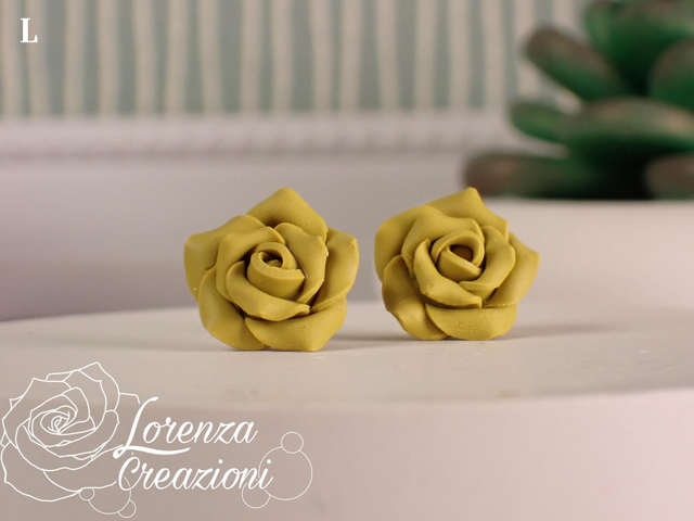 Orecchini a lobo rose verde erba