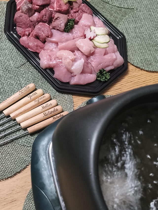 Pic à fondue personnalisé – Manche en bois gravé