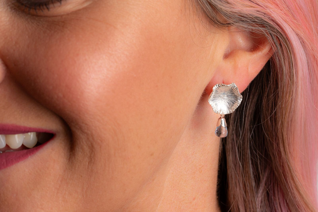 Aquamarine Scalloped stud earrings