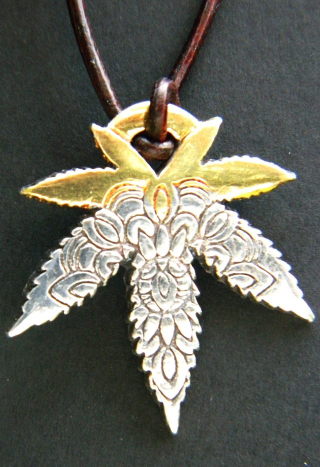 Textured leaf with 24K Gold accent