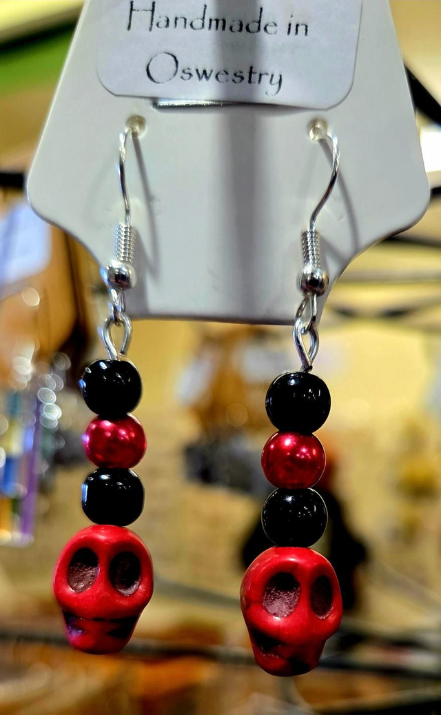 Red and Black Howlite &amp; Glass Pearl Gold Plated Earrings (Nickel Free) 