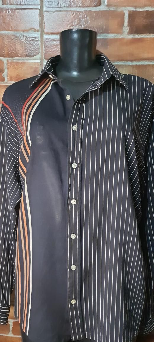 Blusa Preta Com Detalhes De Listra, T/06