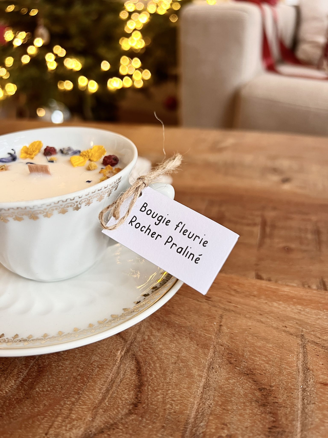 đ Bougie Rocher pralinĂ© - tasse Ă thĂ© "frise dorĂ©e" avec sous-tasse