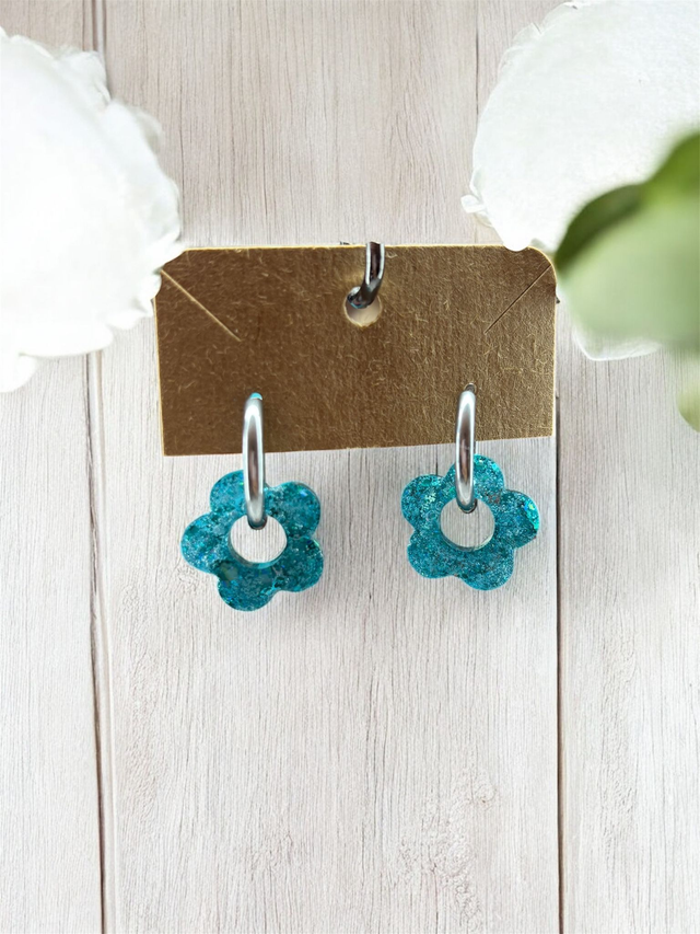 Boucles d'oreilles fleurs résine époxy