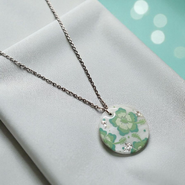 Collier dessiné Flora acier inoxydable vert nacre