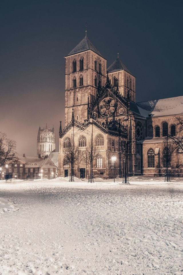 Dom im Wintertraum