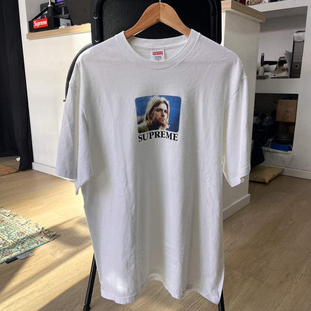 Supreme t-shirt size XL pre-owned