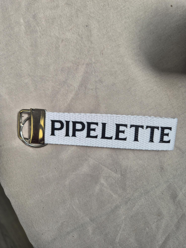 Porte clef &quot;Pipelettes &quot;