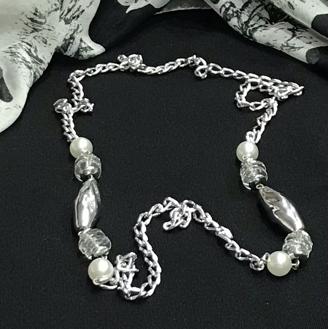 White/Silver Necklace -NEC35