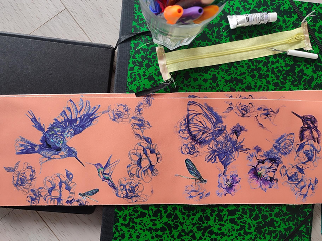 Coupons velours dessinés au bic 