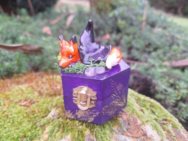 Boîte divine renard sorcier