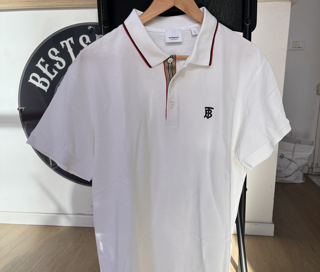 Burberry polo size XL preowned 