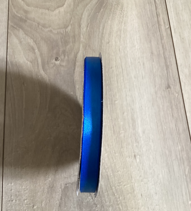 Rouleau ruban bleu neuf 