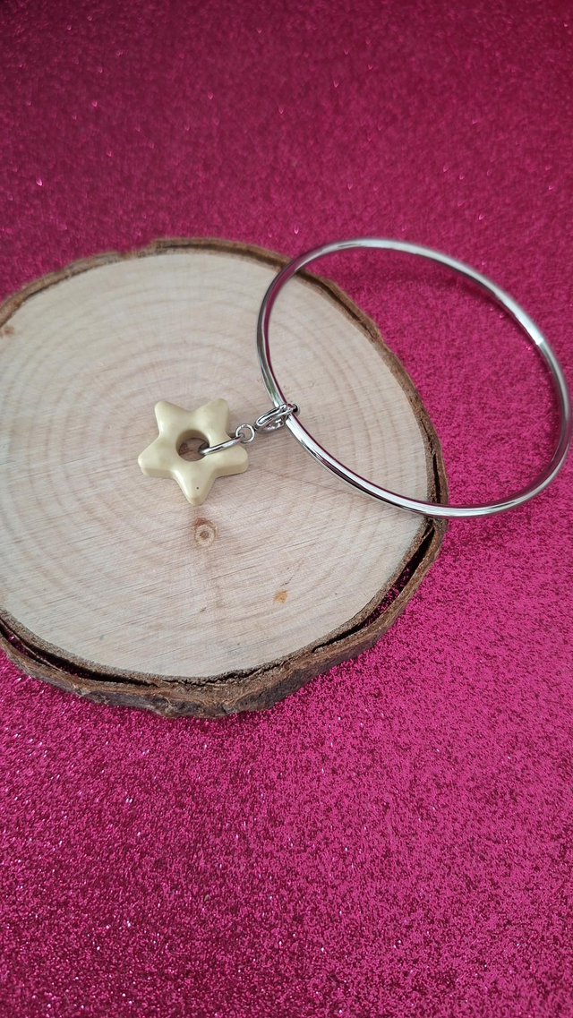 Jonc argenté 68cm étoile beige