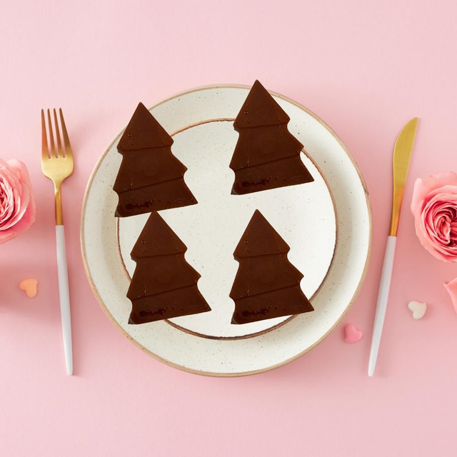 Vegan chocolate Christmas tree shapes x4