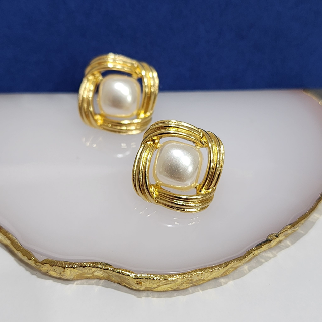 Brinco Pérola Ninho Quadrado - Ouro