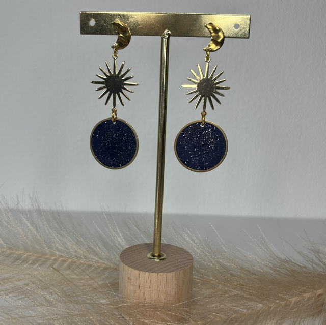 Boucle d’oreille noire pailletée