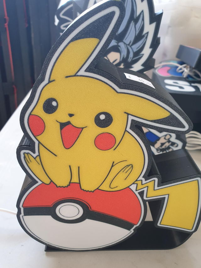 Lampe Pikatchu pokeball