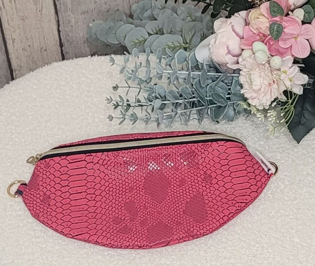 Sac banane simili cuir python fushia