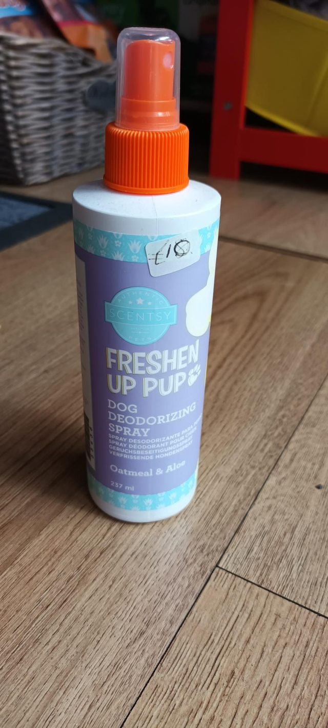 Freshen up pup deodorizing spray 