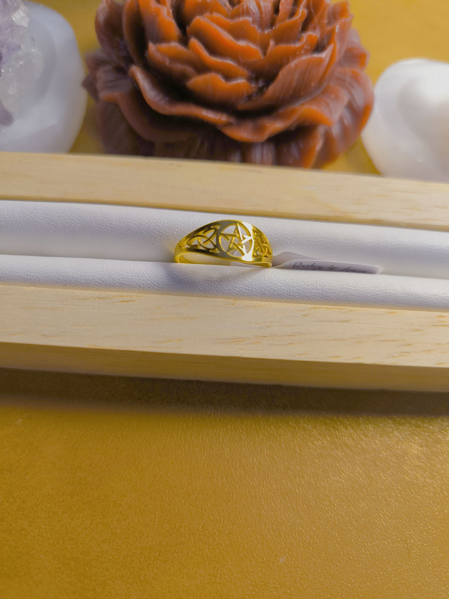 Pentacle et noeuds celtiques 