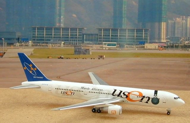 Skymark Airlines B767-3Q8ER&quot;Music Always&quot; Livery, 1:400