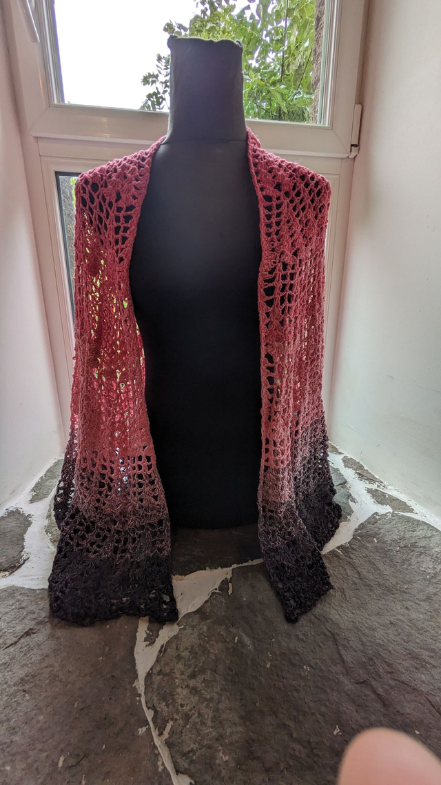 Châle rose dégradé (arc de cercle)