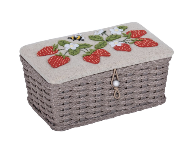 Sewing Box (S): Wicker Basket with Appliqué Design: Natural Strawberries