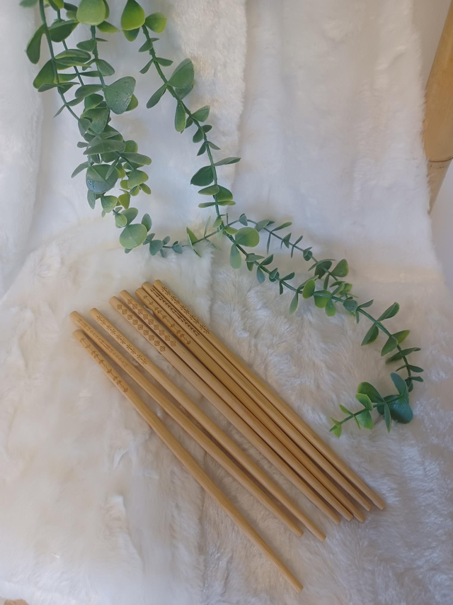 Baguettes chinoises personnalisées en bambou naturel – Cadeau original &amp; écoresponsable