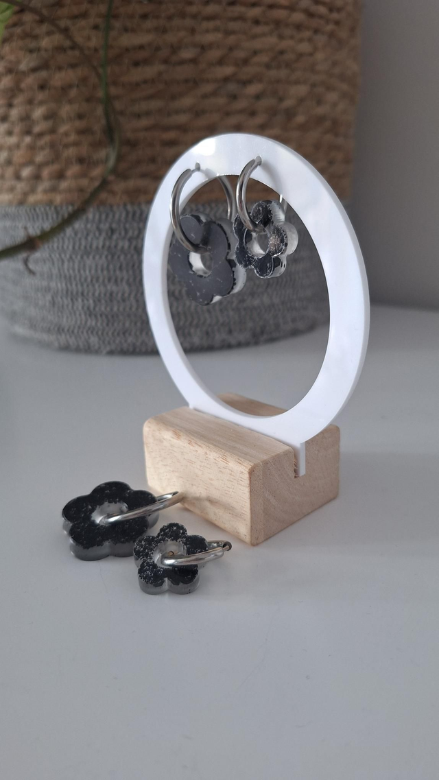 Duo Mère fille / Boucles d&#039;oreilles fleurs paillettes noires