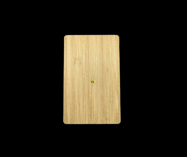 CVD Yanakăm® "Wood" - Carte de visite digitale en bois - Deemi Agency