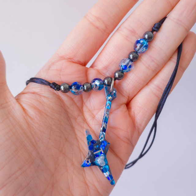 Collar Guitarra Azul Díselo siendo tú