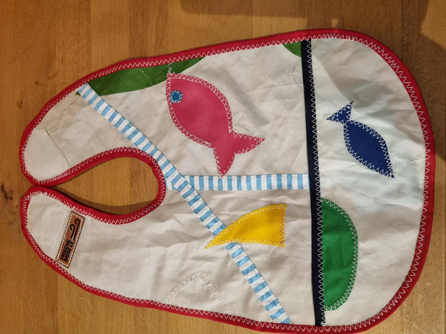 Lätzchen aus Segelupcycling