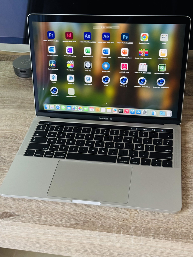 Macbook Pro 13&quot; 2019 I7 2.8 Ghz 16 Go 1To 