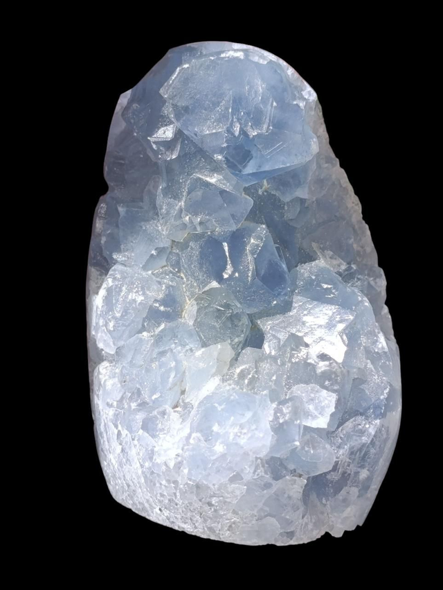 Géode de Célestine de Madagascar