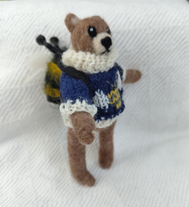 Folk Tails : Honey Bear / Arth Mêl