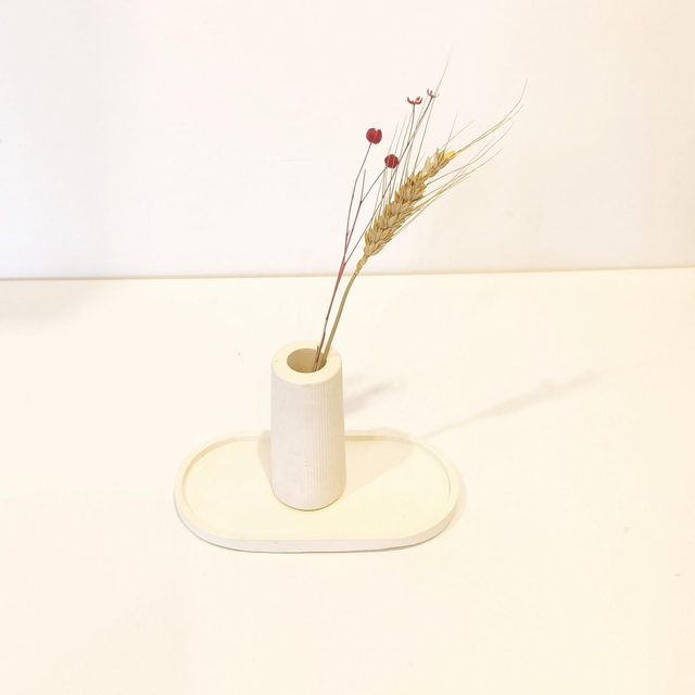 "Solune" Mini vase artisanal en gypse avec fleurs séchées – déco minimaliste   