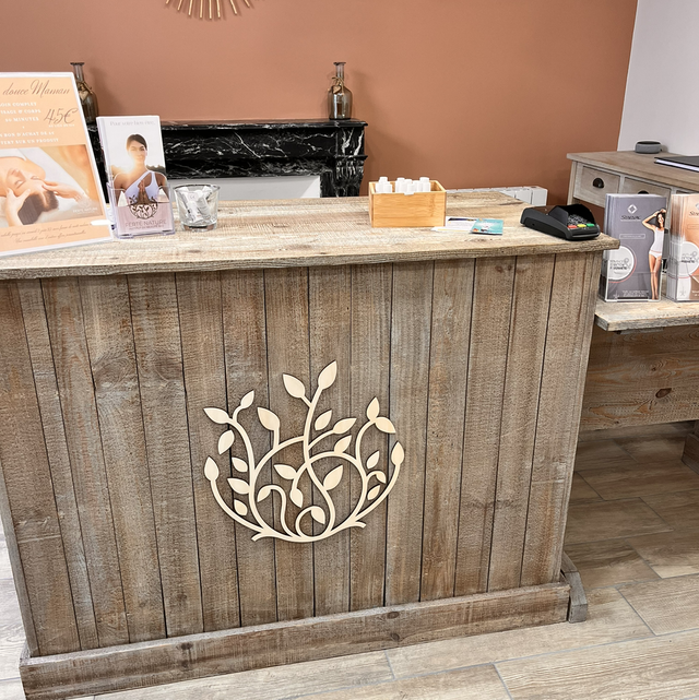 Logo sur mesure en bois découpé 